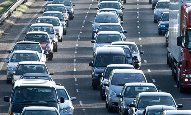 EQUO califica de depredadoras y antieconómicas las soluciones a las colas de la TF-5